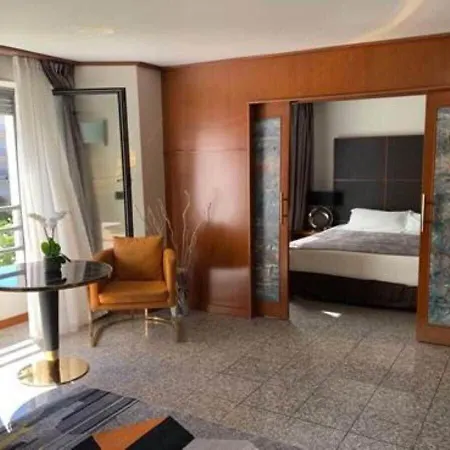 Goldstar & Hotell