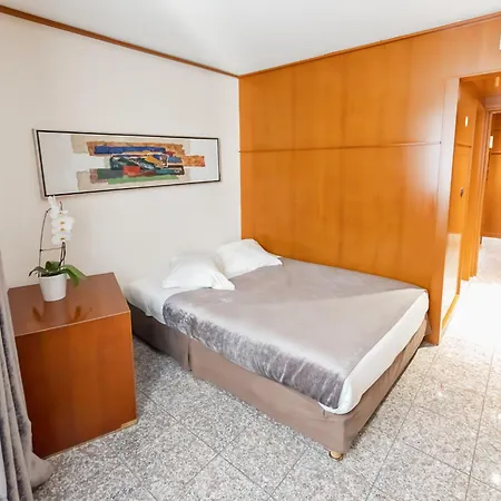 Hotell Goldstar & Nice