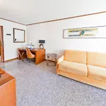 Goldstar & Hotel 4*