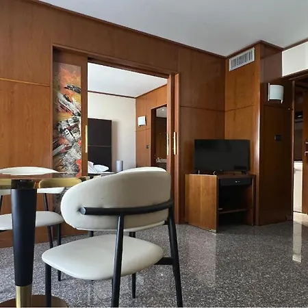 Hotel Goldstar & 4*