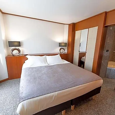 Goldstar & Hotel Nice