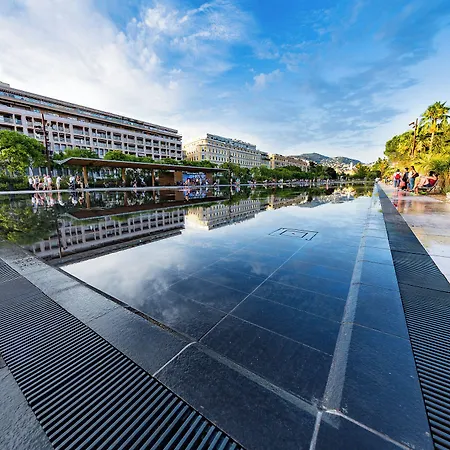 Goldstar & Hotel 4*