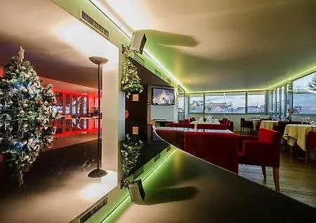 Goldstar & Hotel 4*