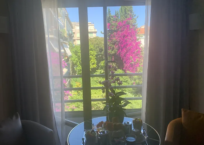 Hotel Goldstar & Nice