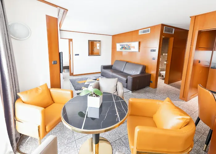 Hotel Goldstar & Nice