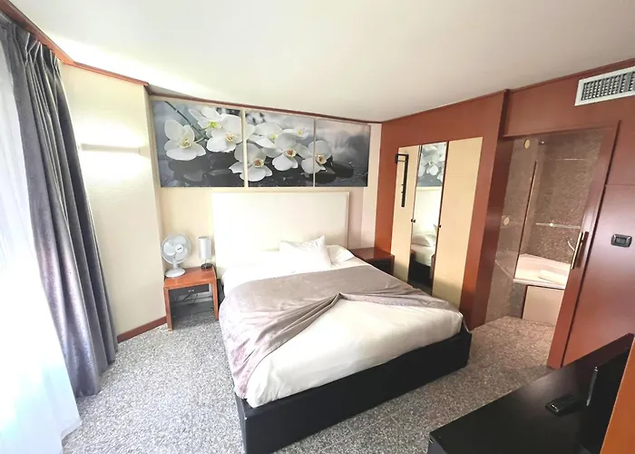 Hotel Goldstar & Nice