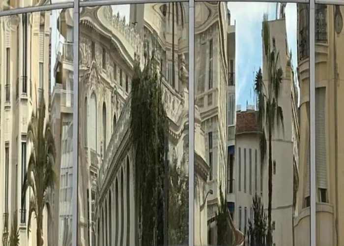 Goldstar & Hotel Nice