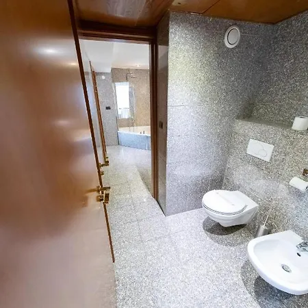 מלון Goldstar & ניס