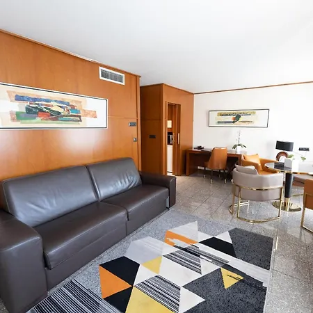 Otel Goldstar &
