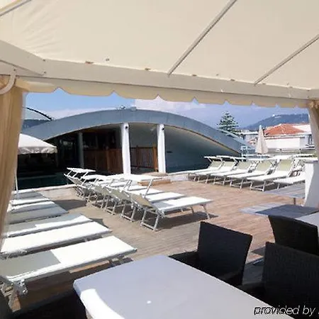 Goldstar & מלון 4*