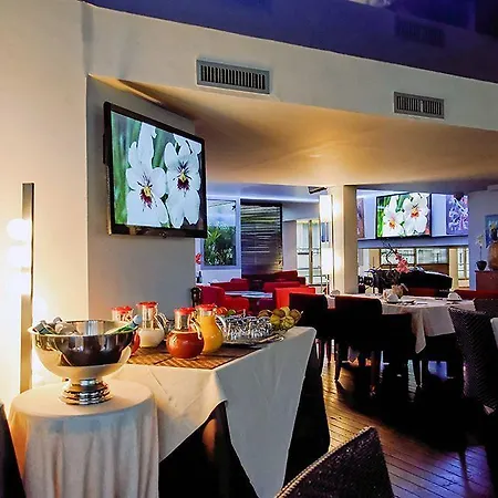 Goldstar & מלון 4*