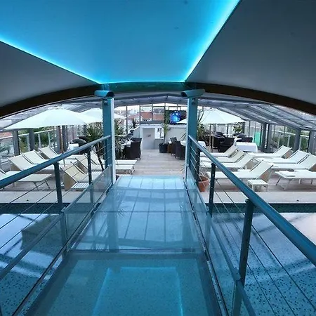 Goldstar & 4* ניס