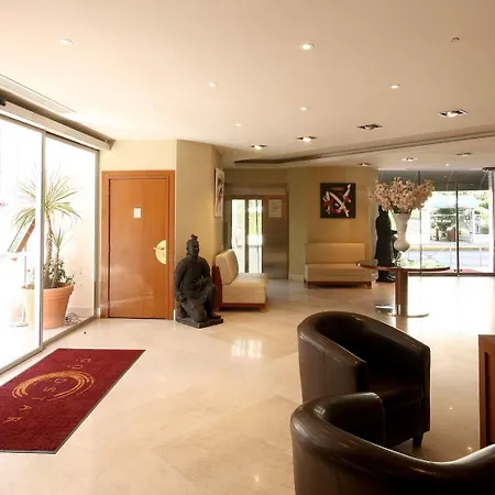 מלון Goldstar & 4*