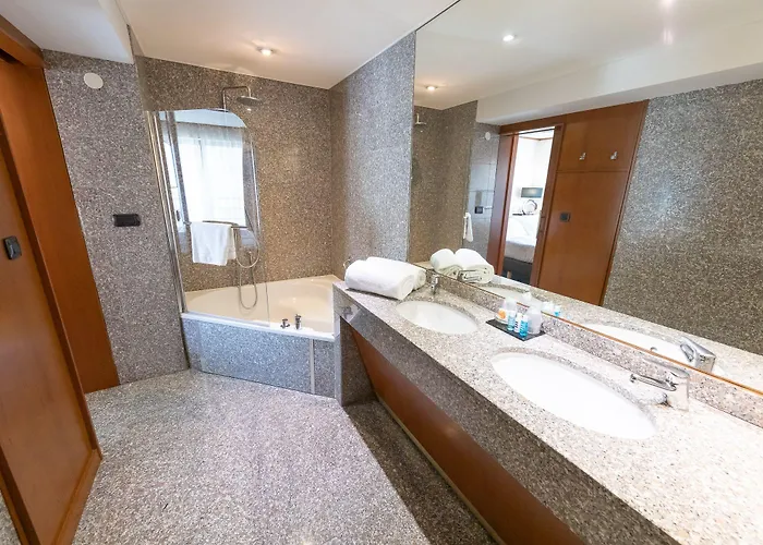 Goldstar & 4* 尼斯