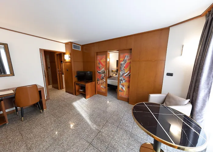 Goldstar & 4* 尼斯